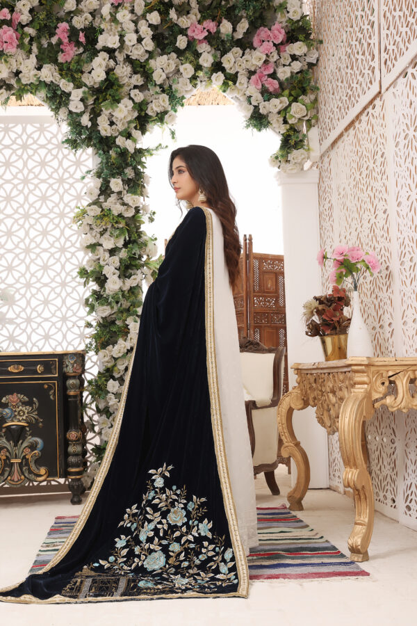 Hadiaeman Embroidered Velvet Collection 23' - Image 2