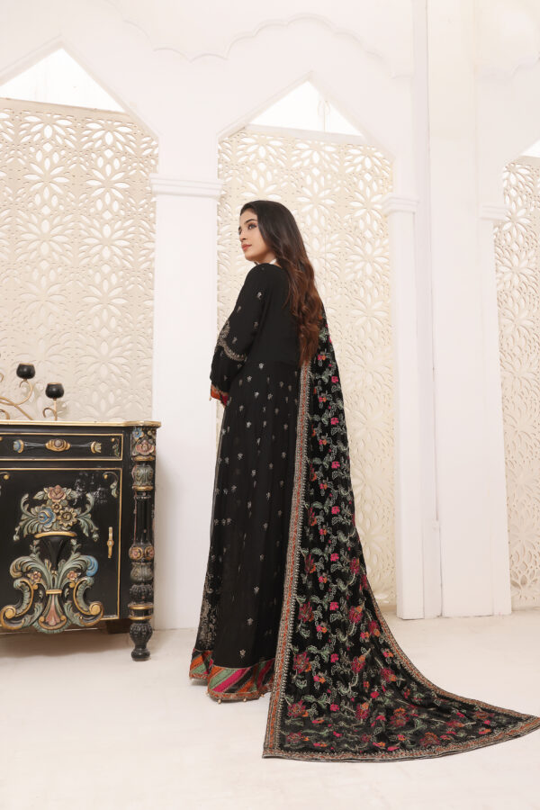 Hadiaeman Embroidered Velvet Collection 23' - Image 2