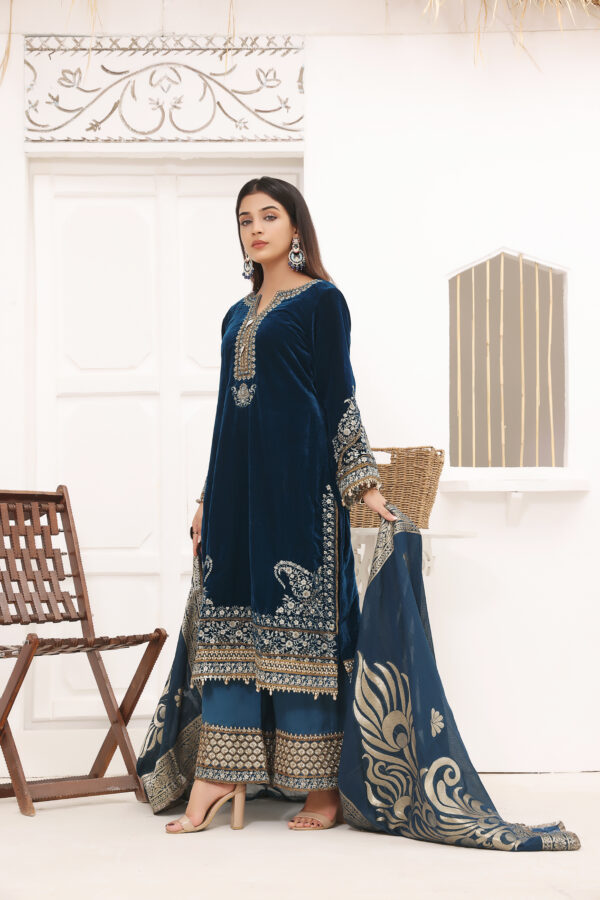 Hadiaeman Embroidered Velvet Collection 23'