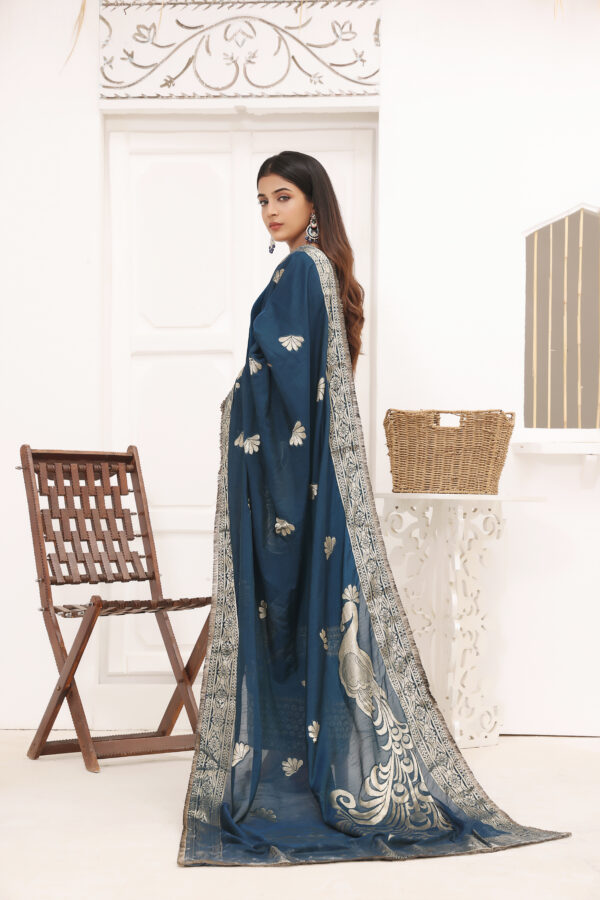 Hadiaeman Embroidered Velvet Collection 23' - Image 3