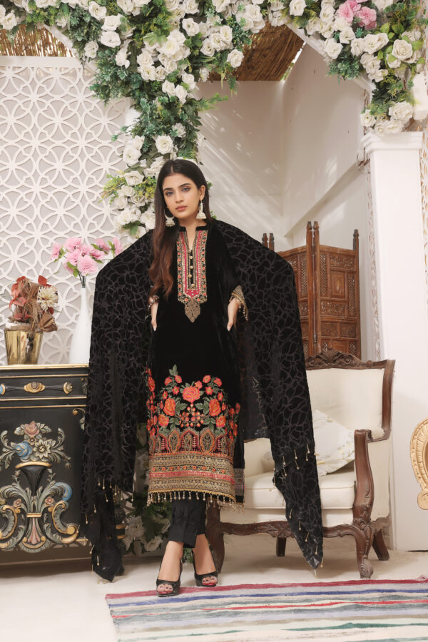 Hadiaeman Embroidered Velvet Collection 23'