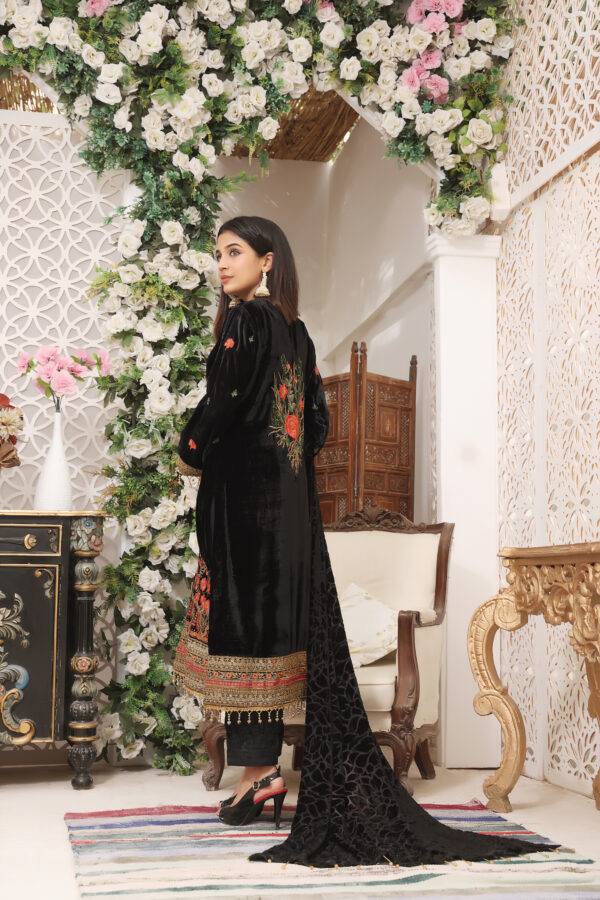 Hadiaeman Embroidered Velvet Collection 23' - Image 2